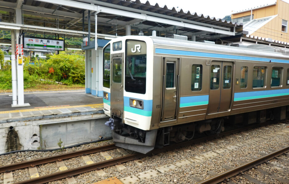 ２１１系・普通列車（大月駅）