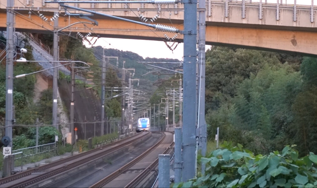 はくたか５６８号・通過中（安中榛名駅）