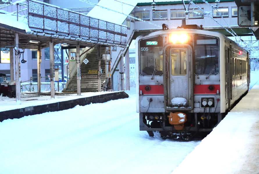 普通列車・留萌行き（深川駅）