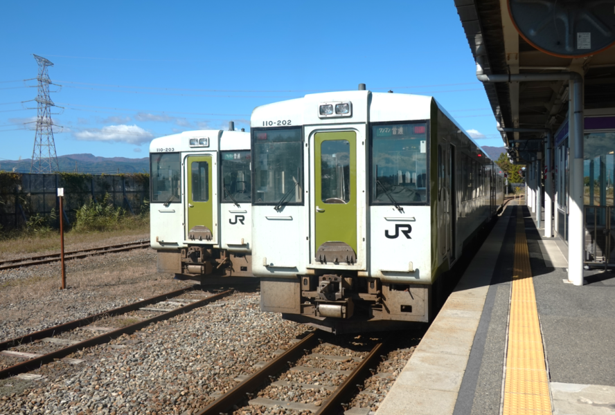 米坂線・普通列車（今泉駅）