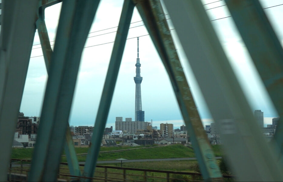 東京スカイツリー（特急富士回遊３号の車両から）