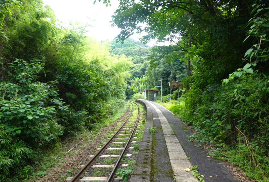 赤瀬駅のホーム