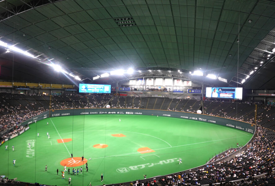 札幌ドーム・フィールド（Ｃ指定席１塁側）