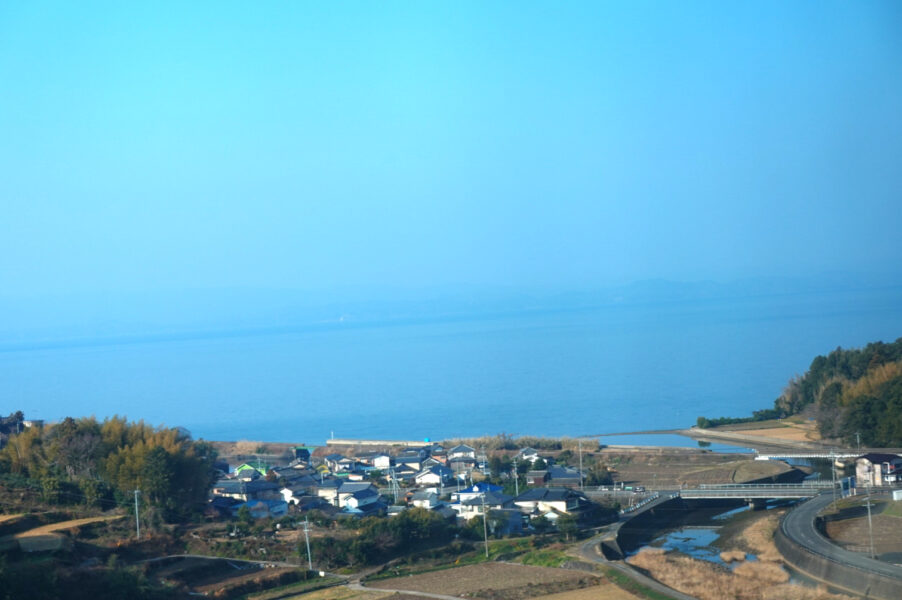 九州急行バス「九州号」からの景色（大村湾）