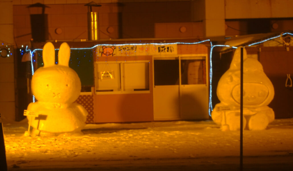 女満別市内にて（雪だるま）