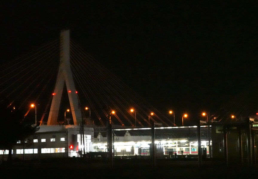 青森駅東口