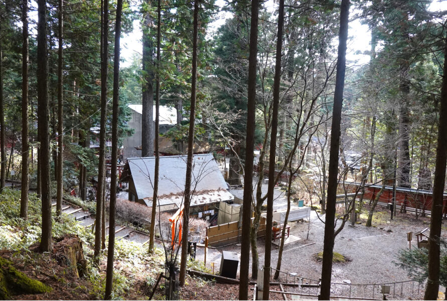 二荒山神社参道・山間