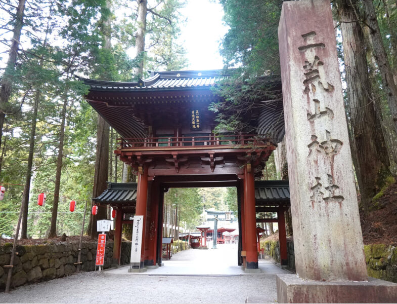 二荒山神社・門