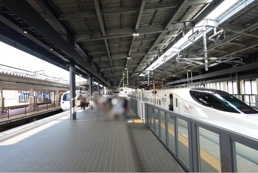 武雄温泉駅・同一ホーム