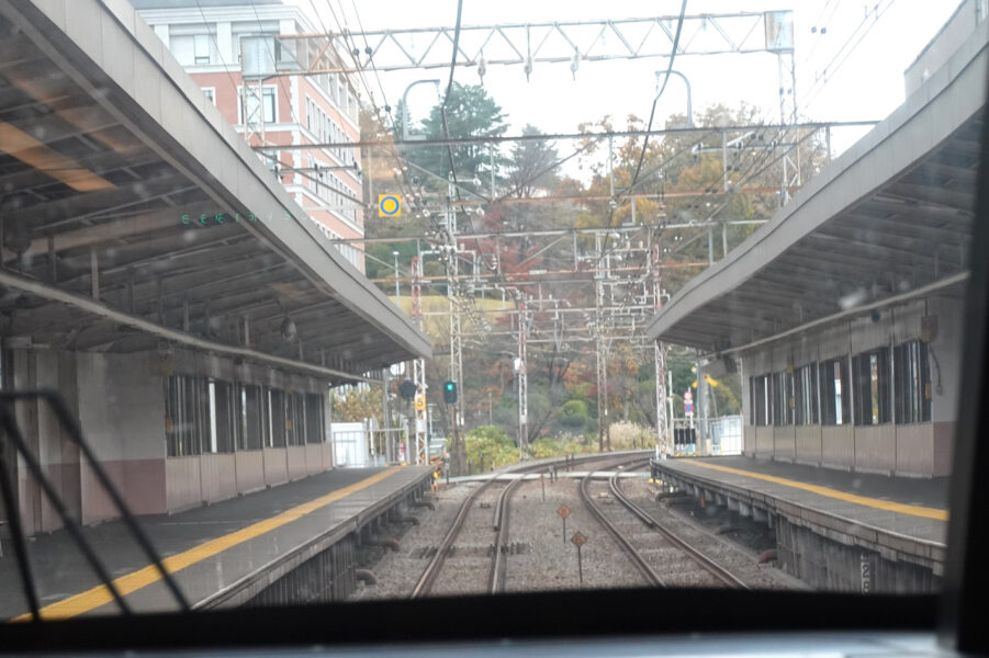 前面展望（ロマンスカーEXEα）・玉川学園前駅