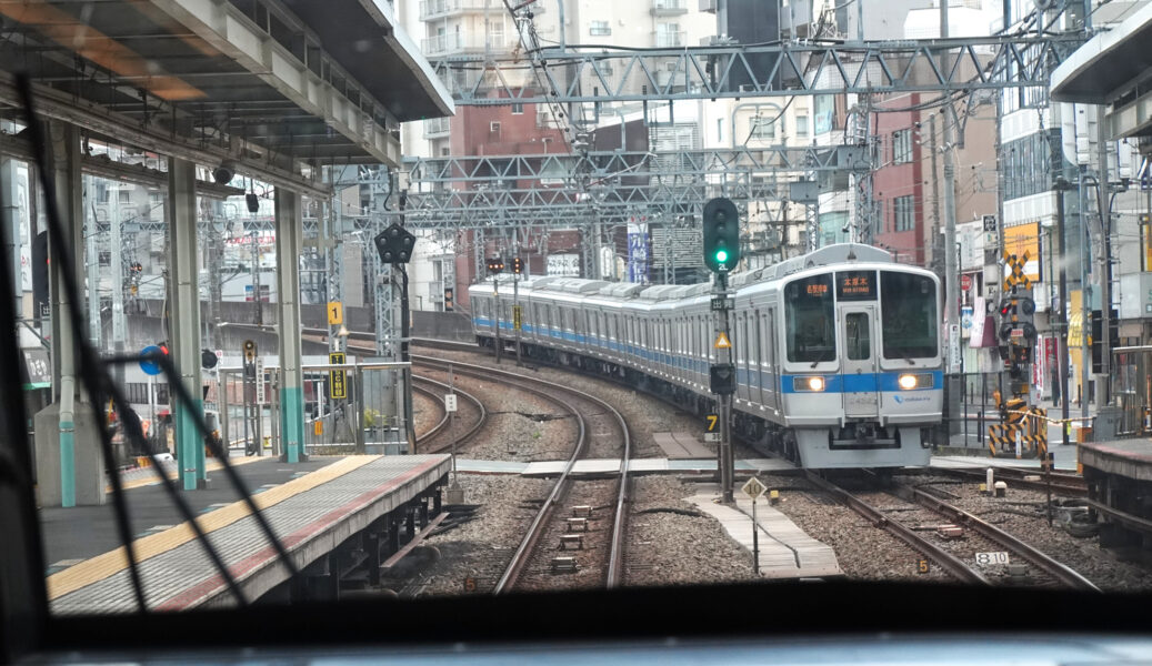 前面展望（ロマンスカーEXEα）・向ケ丘遊園駅