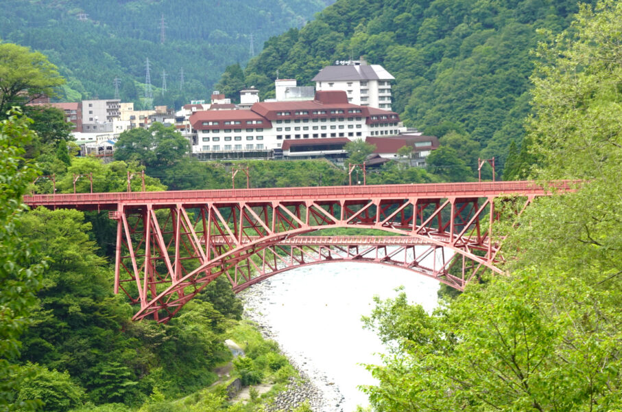 新山彦橋（黒部峡谷鉄道・柳橋⇒宇奈月）