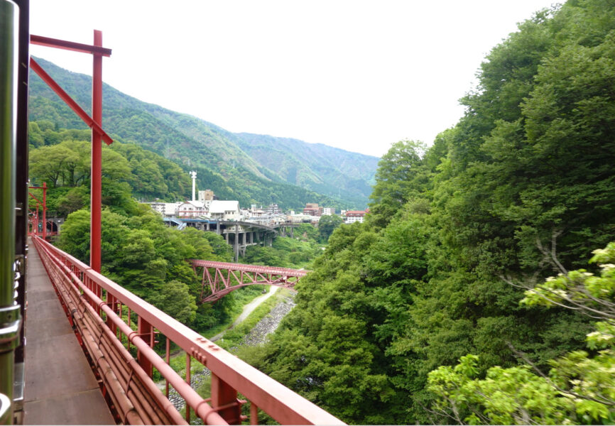 新山彦橋（黒部峡谷鉄道・柳橋⇒宇奈月）