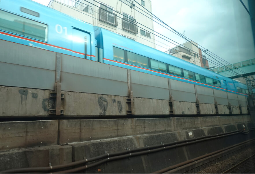 特急メトロはこね２１号（代々木上原駅で地上へ）