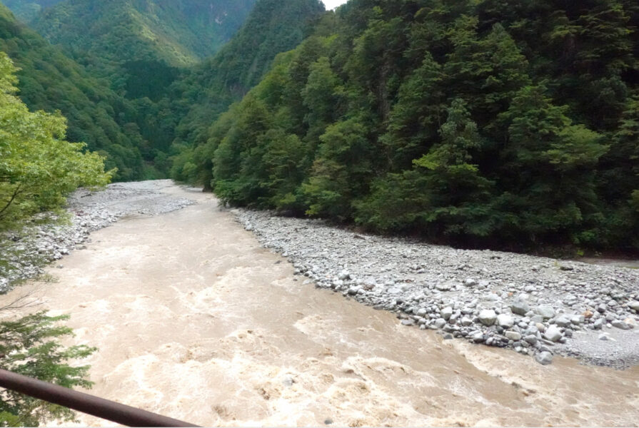 黒部峡谷鉄道・車窓（鐘釣⇒猫又）