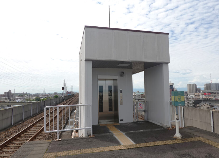 小田井駅のエレベーター