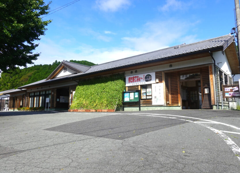 伊勢奥津駅の駅舎