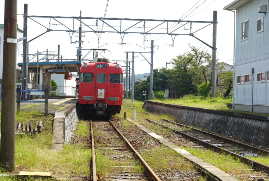 踏切より吉良吉田駅２番ホーム