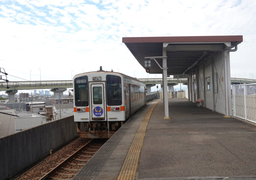 キハ１１形・城北線勝川駅