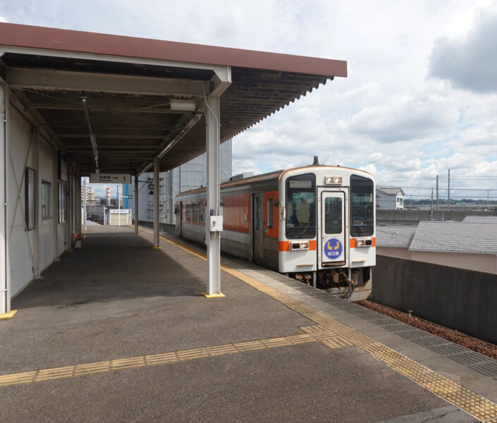 城北線・勝川駅