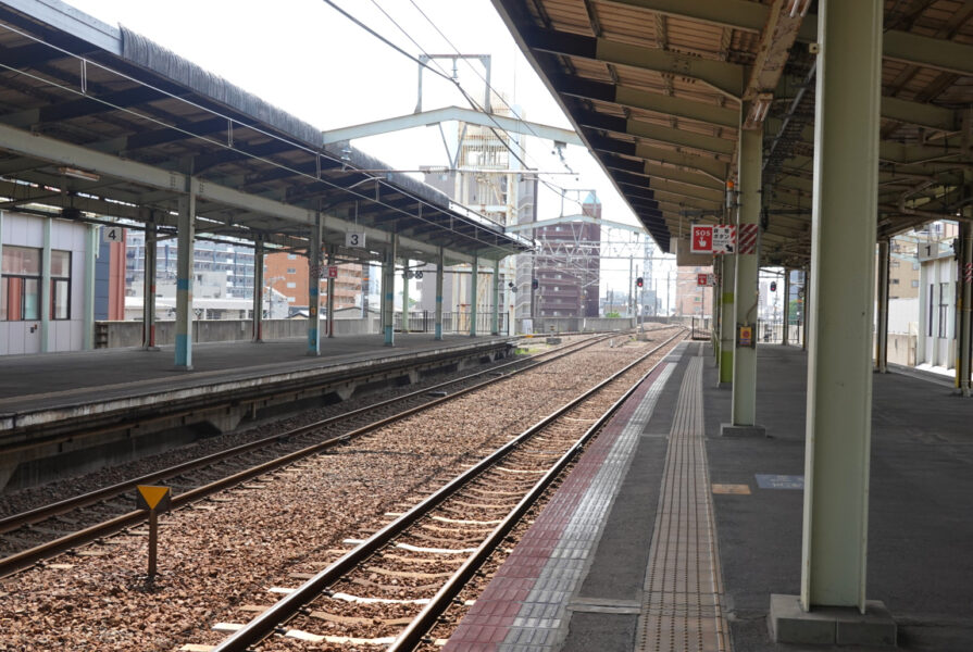 松江駅ホーム（山陰本線）