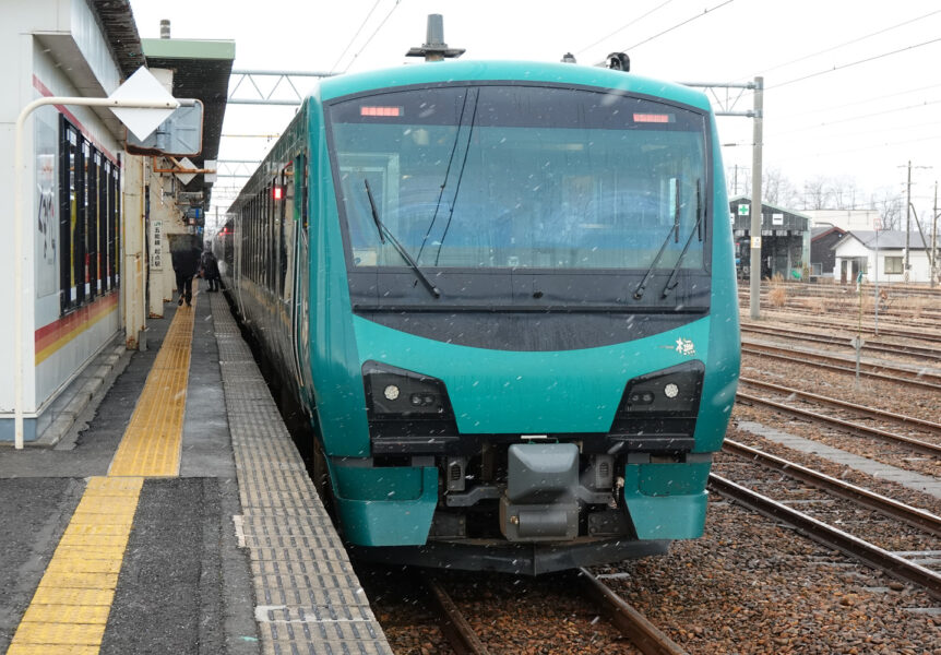 リゾートしらかみ１号（能代駅）