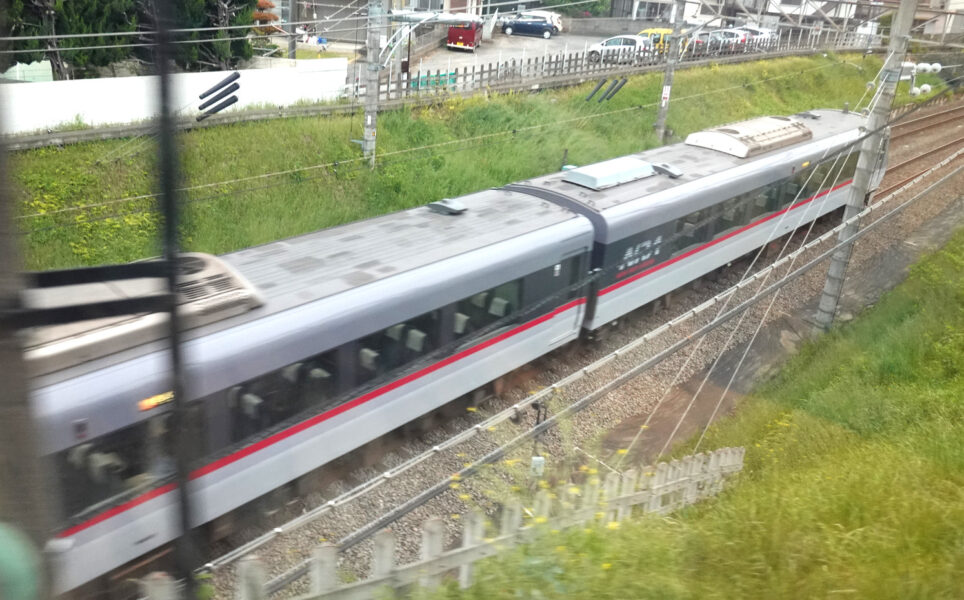 西武鉄道・特急ラビュー（特急小江戸と交差・所沢）