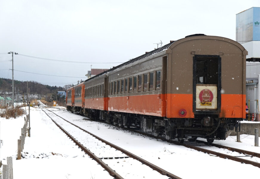 ストーブ列車（津軽中里駅）