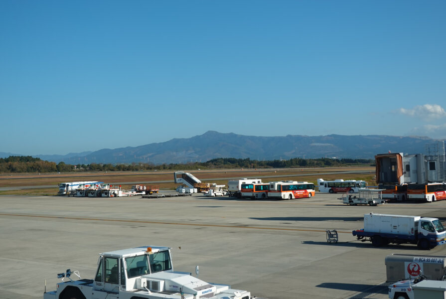 熊本空港　搭乗口景色