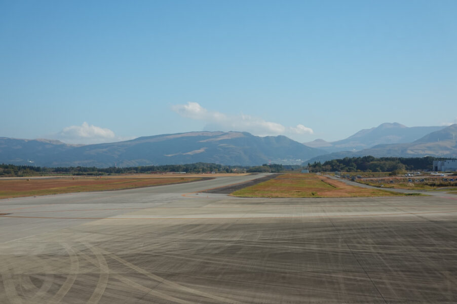 熊本空港タキシング　阿蘇