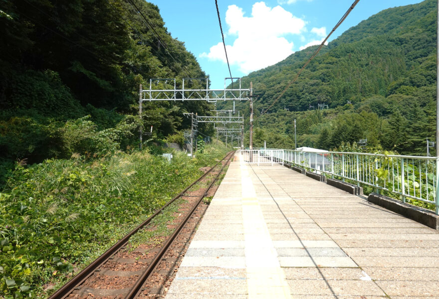 湯檜曽駅下りホーム（新潟方面）