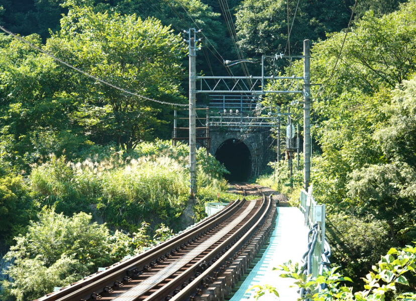 群馬～新潟の県境を跨ぐ清水トンネル