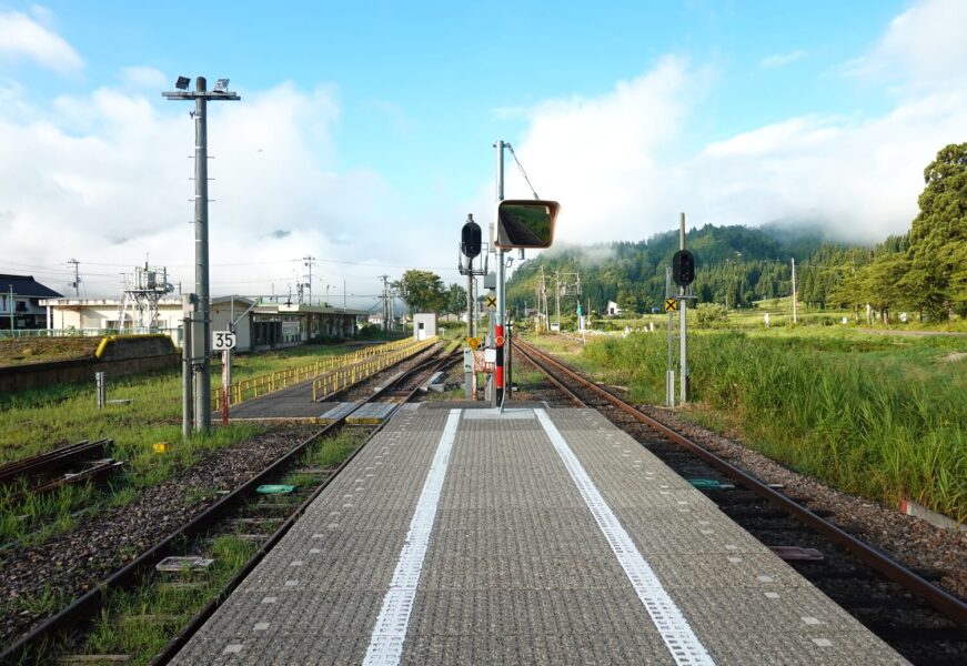 只見駅ホーム（小出方）