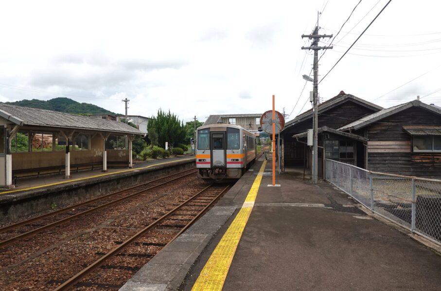 久世駅ホーム（津山方面）